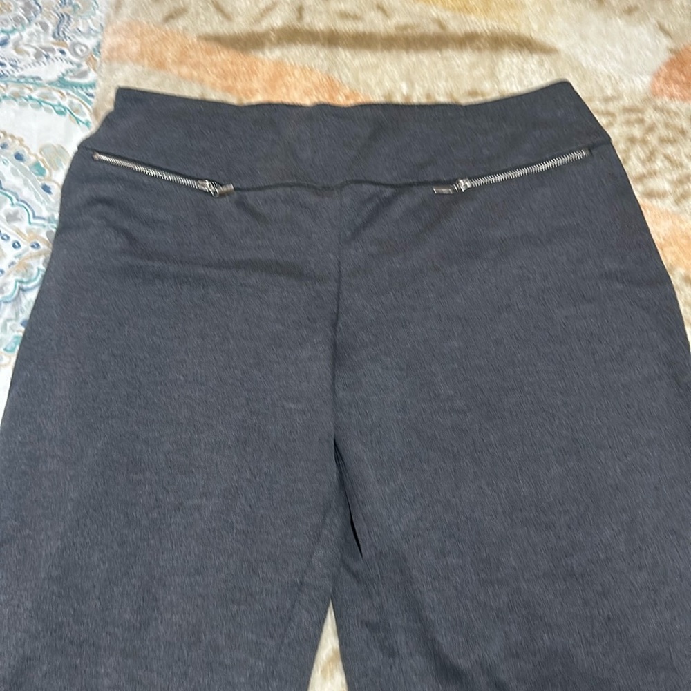 New York and Company size L pants in gray